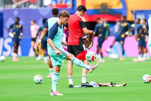 RECORD DATE NOT STATED FIFA World Cup, WM, Weltmeisterschaft, Fussball 2026 - Group E - Ecuador v Germany Joshua Kimmich player of Germany during the warm-up before the match between Ecuador and Germany in the third round of Group E of the 2026 FIFA World Cup group stage at New York New Jersey Stadium, in East Rutherford, United States, on Thursday, June 25, 2026.(Foto: William Volcov Brazil Photo Press IMAGO) Sports East Rutherford NJ United States of America Copyright: xWILLIAMxVOLCOVx