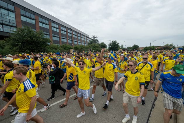 260625 Fans of Sweden ahead of the FIFA World Cup, WM, Weltmeisterschaft, Fussball 2026 football match between Japan and Sweden on June 25, 2026 in Dallas. Photo: Ludvig Thunman BILDBYRAN kod LT PA1259 bbeng fotboll football soccer fotball vm fotbolls-vm fotball-vm fotbolls-vm 2026 fifa world cup 2026 sverige sweden sverige a japan publik *** 260625 Swedish fans ahead of the 2026 FIFA World Cup soccer match between Japan and Sweden on June 25, 2026 in Dallas. Photo by Ludvig Thunman, BILDBYRAN. Code: LT PA1259 bbeng soccer football soccer World Cup 2026 FIFA World Cup 2026 Sweden Sweden A Japan audience  Copyright: LUDVIGxTHUNMAN BB260625LT008