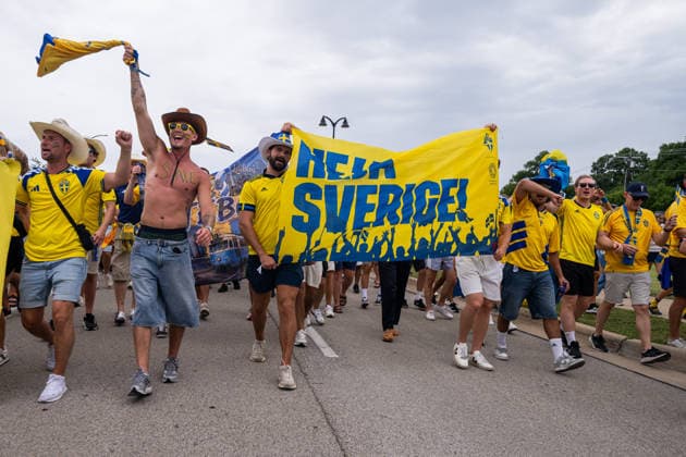 260625 Fans of Sweden ahead of the FIFA World Cup, WM, Weltmeisterschaft, Fussball 2026 football match between Japan and Sweden on June 25, 2026 in Dallas. Photo: Ludvig Thunman BILDBYRAN kod LT PA1259 bbeng fotboll football soccer fotball vm fotbolls-vm fotball-vm fotbolls-vm 2026 fifa world cup 2026 sverige sweden sverige a japan publik *** 260625 Swedish fans ahead of the 2026 FIFA World Cup soccer match between Japan and Sweden on June 25, 2026 in Dallas. Photo by Ludvig Thunman, BILDBYRAN. Code: LT PA1259 bbeng soccer football soccer World Cup 2026 FIFA World Cup 2026 Sweden Sweden A Japan audience  Copyright: LUDVIGxTHUNMAN BB260625LT012