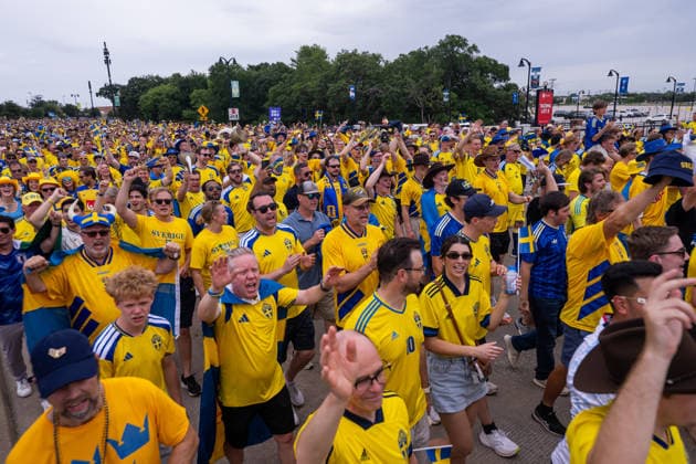 260625 Supporters of Sweden ahead of the FIFA World Cup, WM, Weltmeisterschaft, Fussball 2026 football match between Japan and Sweden on June 25, 2026 in Dallas. Photo: Ludvig Thunman BILDBYRAN kod LT PA1259 bbeng fotboll football soccer fotball vm fotbolls-vm fotball-vm fotbolls-vm 2026 fifa world cup 2026 sverige sweden sverige a japan *** 260625 Swedish fans ahead of the 2026 FIFA World Cup soccer match between Japan and Sweden on June 25, 2026 in Dallas. Photo by Ludvig Thunman, BILDBYRAN. Code: LT PA1259 bbeng soccer football fotball World Cup 2026 FIFA World Cup 2026 Sweden Sweden A Japan  Copyright: LUDVIGxTHUNMAN BB260625LT018