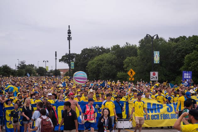 260625 Fans of Sweden ahead of the FIFA World Cup, WM, Weltmeisterschaft, Fussball 2026 football match between Japan and Sweden on June 25, 2026 in Dallas. Photo: Ludvig Thunman BILDBYRAN kod LT PA1259 bbeng fotboll football soccer fotball vm fotbolls-vm fotball-vm fotbolls-vm 2026 fifa world cup 2026 sverige sweden sverige a japan publik *** 260625 Swedish fans ahead of the 2026 FIFA World Cup soccer match between Japan and Sweden on June 25, 2026 in Dallas. Photo by Ludvig Thunman, BILDBYRAN. Code: LT PA1259 bbeng soccer football soccer World Cup 2026 FIFA World Cup 2026 Sweden Sweden A Japan audience  Copyright: LUDVIGxTHUNMAN BB260625LT019