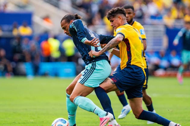 FIFA Fussball Weltmeisterschaft 2026, Gruppe E, Spiel 3, Ecuador vs Deutschand, 25.06.2026, Metlife-Stadion in New Jersey Leroy Sane (Deutschland) Piero Hincapie (Ecuador) *** 2026 FIFA World Cup, Group E, Match 3, Ecuador vs. Germany, June 25, 2026, MetLife Stadium in New Jersey: Leroy Sané (Germany), Piero Hincapie (Ecuador) Copyright: xBahhoxKarax
