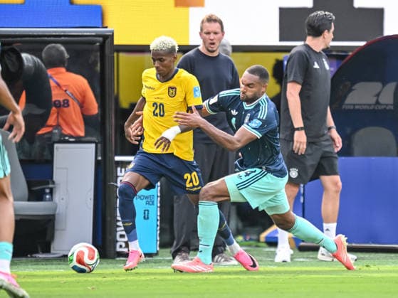 Nilson Angulo (Ecuador) and Jonathan Tah (Germany) battle for the ball during the FIFA World Cup, WM, Weltmeisterschaft, Fussball 2026 Group E match between Ecuador and Germany at New York New Jersey Stadium on June 25, 2026 in East Rutherford, United States. (Photo by Harry Langer DeFodi Images) - *** Nilson Angulo of Ecuador and Jonathan Tah of Germany battle for the ball during the 2026 FIFA World Cup Group E match between Ecuador and Germany at New York New Jersey Stadium on June 25, 2026, in East Rutherford, United States. Photo by Harry Langer, DeFodi Images