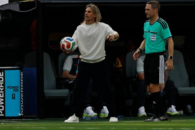 25.06.2026, Fussball, Herren, FIFA Weltmeisterschaft 2026, Vorrunde, Gruppe E, New York, Ecuador - Deutschland, Trainer Sebastian Beccacece (Ecuador) New York MetLife Stadium New York Vereinigte Staaten von Amerika (US) *** June 25, 2026, Soccer, Men s, 2026 FIFA World Cup, Group Stage, Group E, New York, Ecuador vs. Germany, Coach Sebastian Beccacece, Ecuador, New York, MetLife Stadium, New York, United States of America, US Copyright: xSebastianxBachx