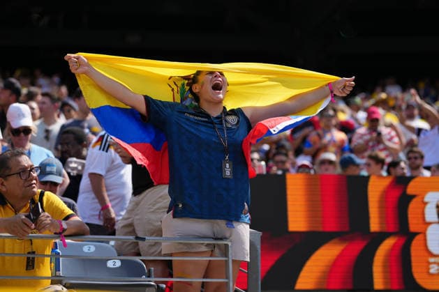 IPA86061572 - Ecuador fans during the Group E match between Ecuador and Germany at the FIFA World Cup, WM, Weltmeisterschaft, Fussball in New York, USA, on June 25, 2026  Copyright: xEmmanuelexMastrodonato IPAxSportx xx 86061572