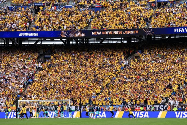 Football - FIFA World Cup, WM, Weltmeisterschaft, Fussball - Group E - Ecuador v Germany 25th June 2026 - FIFA World Cup - Group E - Ecuador v Germany - Ecuador fans celebrate their second goal - Photo: Simon Stacpoole Offside. New Jersey USA *** Fußball – FIFA-Weltmeisterschaft, Gruppe E: Ecuador gegen Deutschland, 25. Juni 2026 – FIFA-Weltmeisterschaft, Gruppe E: Ecuador gegen Deutschland – Ecuador-Fans feiern ihr zweites Tor – Foto: Simon Stacpoole – Abseits – New Jersey, USA  Copyright: xSimonxStacpoolexOffside