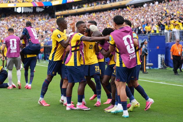 celebrate the goal, Torjubel zum 1:2 Gonzalo Plata (Ecuador, 19), Frust bei Deutschland - New York 25.06.2026: Deutschland vs. Ecuador, MetLife Stadium, World Cup 26 Gruppe E, 3. Spieltag *** Celebrating the goal: Gonzalo Plata scores Ecuador s 1-2 goal, 19; frustration for Germany. New York, June 25, 2026. Germany vs. Ecuador, MetLife Stadium, World Cup Group E, Matchday 3