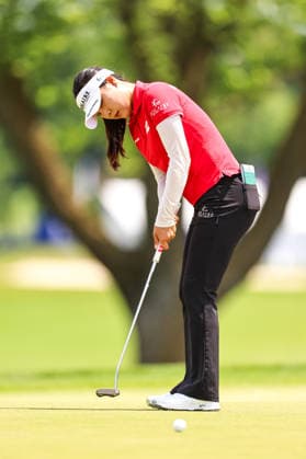 Ina Yoon of South Korea putts on the ninth green during the first round of the 2026 KPMG Women s PGA, Golf Herren Championship at Hazeltine National Golf Club on June 25, 2026 in Chaska, Minnesota. CSM. Golf 2026: KPMG Women s PGA Championship Round One  - ZUMAc04_ 20260625_zma_c04_111 Copyright: xStevenxGarciax