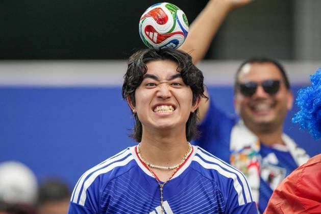 . The supporters of Japan during the FIFA World Cup, WM, Weltmeisterschaft, Fussball 2026 Group F match between Japan and Sweden at Dallas Stadium on June 25, 2026 in Dallas, United States. (Photo by Torbjorn Tande DeFodi Images) - *** Fans cheering for Japan during the 2026 FIFA World Cup Group F match between Japan and Sweden at Dallas Stadium on June 25, 2026, in Dallas, United States. Photo by Torbjorn Tande, DeFodi Images
