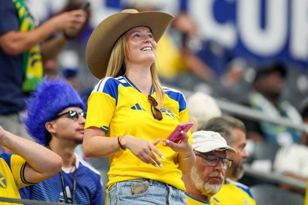 . The supporters of Sweden during the FIFA World Cup, WM, Weltmeisterschaft, Fussball 2026 Group F match between Japan and Sweden at Dallas Stadium on June 25, 2026 in Dallas, United States. (Photo by Torbjorn Tande DeFodi Images) - *** Sweden fans during the 2026 FIFA World Cup Group F match between Japan and Sweden at Dallas Stadium on June 25, 2026, in Dallas, United States. Photo by Torbjorn Tande, DeFodi Images