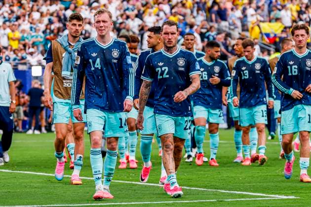 Maximilian Beier of Germany and David Raum of Germany and team of Germany looks dejected after the final whistle , Group E - FIFA World Cup, WM, Weltmeisterschaft, Fussball 2026, Ecuador v Germany, New York New Jersey Stadium, June 25, 2026, East Rutherford, United States.