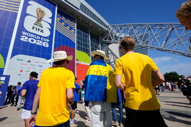 FIFA World Cup, WM, Weltmeisterschaft, Fussball 2026 - Group F - Japan vs Sweden Supporter of Sweden arrive for the FIFA World Cup 2026 group stage match Japan against Sweden, in Dallas, Texas, USA, 25 June 2026. DALLAS United States  Copyright: xJEFFREYxMCWHORTERx