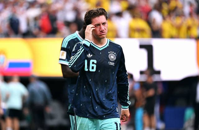 Fussball, Länderspiel, Herren, FIFA World Cup, WM, Weltmeisterschaft, Fussball 2026, Fussball-Weltmeisterschaft, USA, Gruppe E, MetLife Stadium New Jersey: Ecuador - Deutschland 2:1; Angelo Stiller (GER) enttäuscht nach Spielende. Enttäuschung, Frust, Aktion. *** Soccer, International Match, Men s, 2026 FIFA World Cup, Soccer World Cup, USA, Group E, MetLife Stadium, New Jersey, Ecuador vs. Germany 2–1, Angelo Stiller (GER) disappointed after the game, Disappointment, Frustration, Action