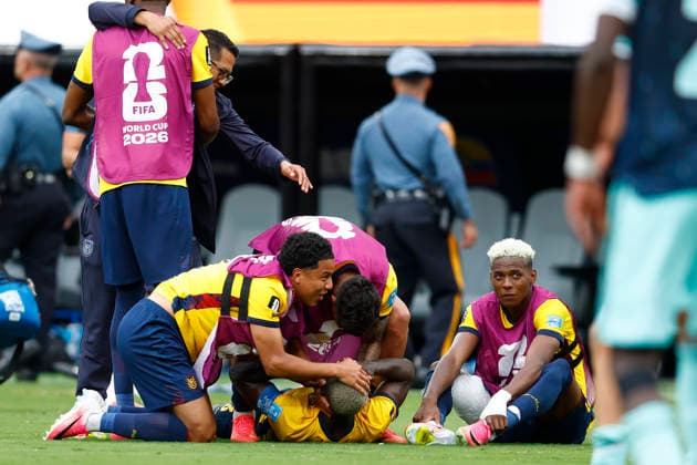 New Jersey, USA, 25th June 2026. Moises Caicedo of Ecuador lays on the floor celebrating with team mates after the Ecuador vs Germany FIFA World Cup, WM, Weltmeisterschaft, Fussball match at Metlife Stadium, New Jersey. Picture credit should read: Paul Terry Sportimage EDITORIAL USE ONLY. No use with unauthorised audio, video, data, fixture lists, club league logos or live services. Online in-match use limited to 120 images, no video emulation. No use in betting, games or single club league player publications. SPI_072_PT_Ecuador_Germany SPI-4841-0072