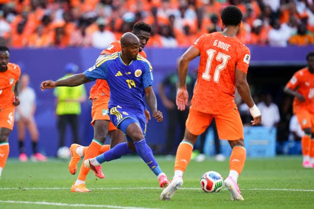June 25, 2026: Curacao Forward Gervane Kastaneer (19) shoots the ball during the second half of a World Cup Match against Ivory Coast at Philadelphia Stadium in Philadelphia, Pennsylvania. CSM Philadelphia United States of America - ZUMAc04_ 20260625_zma_c04_229 Copyright: xKylexRoddenx