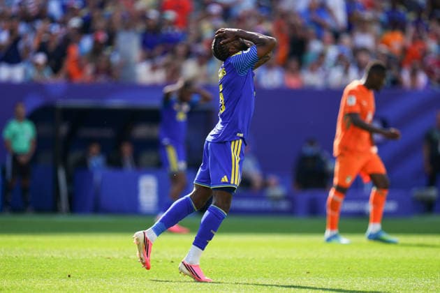 June 25, 2026: Curacao Defender Sherel Floranus (5) reacts after a missed shot during the second half of a World Cup Match against Ivory Coast at Philadelphia Stadium in Philadelphia, Pennsylvania. CSM Philadelphia United States of America - ZUMAc04_ 20260625_zma_c04_238 Copyright: xKylexRoddenx