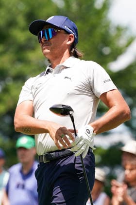 June 25, 2026, Cromwell, Connecticut, USA: Rickie Fowler (USA) watches his tee shot off the 6th hole during the first round of the 2026 Travelers Championship at TPC River Highlands. GOLF 2026: Travelers Championship - Round 1  - ZUMAw109 20260625_fap_w109_033 Copyright: xDebbyxWongx