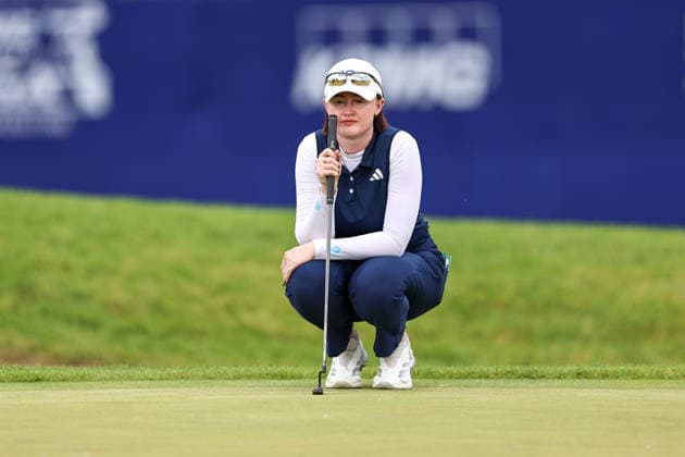 Karis Davidson of Australia lines up a putt on the ninth green during the first round of the 2026 KPMG Women s PGA, Golf Herren Championship at Hazeltine National Golf Club on June 25, 2026 in Chaska, Minnesota. CSM. Chaska USA - ZUMAc04_ 20260625_zma_c04_253 Copyright: xStevenxGarciax
