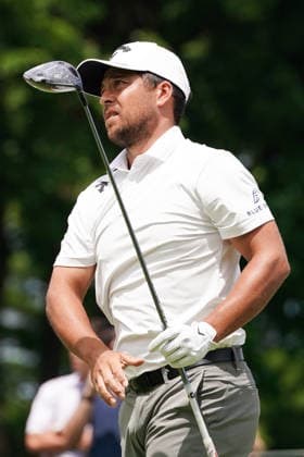 June 25, 2026, Cromwell, Connecticut, USA: Xander Schauffele (USA) watches his tee shot off the 6th hole during the first round of the 2026 Travelers Championship at TPC River Highlands. Cromwell USA - ZUMAw109 20260625_fap_w109_018 Copyright: xDebbyxWongx
