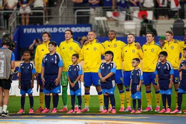 . Players from Sweden during the FIFA World Cup, WM, Weltmeisterschaft, Fussball 2026 Group F match between Japan and Sweden at Dallas Stadium on June 25, 2026 in Dallas, United States. (Photo by Torbjorn Tande DeFodi Images) - *** Players from Sweden during the 2026 FIFA World Cup Group F match between Japan and Sweden at Dallas Stadium on June 25, 2026, in Dallas, United States. Photo by Torbjorn Tande, DeFodi Images