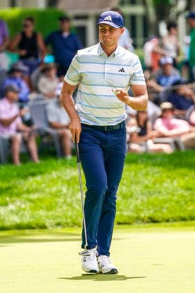 June 25, 2026, Cromwell, Connecticut, USA: Ludvig Aberg (SWE) waves to the gallery after putting the 7th green during the first round of the 2026 Travelers Championship at TPC River Highlands. Cromwell USA - ZUMAw109 20260625_fap_w109_023 Copyright: xDebbyxWongx