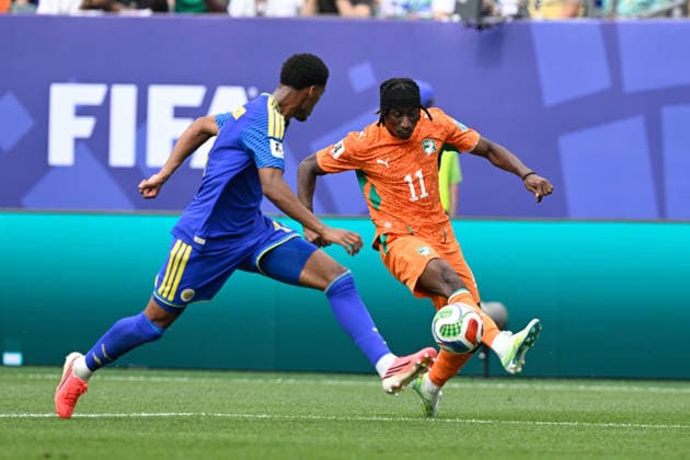 PHILADELPHIA, PA - JUNE 25: Yan Diomande 11 of Cote d Ivoire dribbles the ball during the FIFA World Cup, WM, Weltmeisterschaft, Fussball 2026 Group E match between Curacao and Cote d™Ivoire on June 25th, 2026 at Philadelphia Stadium in Philadelphia, PA.(Photo by Terence Lewis Icon Sportswire) SOCCER: JUN 25 FIFA World Cup 26 Group E - Curacao vs Cote d Ivoire EDITORIAL USE ONLY Icon260625026