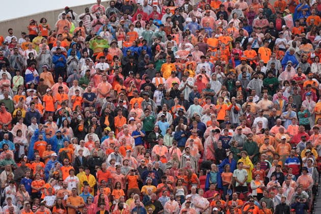 Tunisia v Netherlands - FIFA World Cup, WM, Weltmeisterschaft, Fussball 2026 - Group F KANSAS CITY, UNITED STATES - JUNE 25: Fans wearing raincoats to protect themselves from rain during the 2026 FIFA World Cup First Stage Group F match between Tunisia and Netherlands at Arrowhead Stadium (Kansas City Stadium) in Kansas City, Missouri, United States on June 25, 2026. Hakan Akgun Anadolu Missouri United States. Editorial use only. Please get in touch for any other usage.  Copyright: x2026xAnadoluxHakanxAkgunx