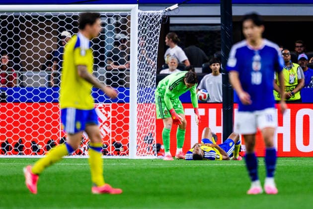 260625 Goalkeeper Jacob Widell Zetterström and Isak Hien of Sweden during the FIFA World Cup, WM, Weltmeisterschaft, Fussball 2026 football match between Japan and Sweden on June 25, 2026 in Dallas. Photo: Petter Arvidson BILDBYRAN kod PA PA1259 bbeng fotboll football soccer fotball vm fotbolls-vm fotball-vm fotbolls-vm 2026 fifa world cup 2026 sverige sweden sverige a japan *** June 25, 2026: Goalkeeper Jacob Widell Zetterström and Isak Hien of Sweden during the 2026 FIFA World Cup soccer match between Japan and Sweden on June 25, 2026 in Dallas. Photo by Petter Arvidson, BILDBYRAN. Code: PA PA1259 bbeng soccer football fotball World Cup soccer World Cup 2026 FIFA World Cup 2026 Sweden Sweden A Japan  Copyright: PETTERxARVIDSON BB260625PA115
