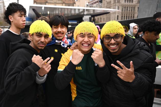 WORLD CUP LIVE SITE MELBOURNE, Socceroos supporters arrive to watch the FIFA World Cup, WM, Weltmeisterschaft, Fussball Group D match between Australia and Paraguay at a live site at Federation Square, in Melbourne, Friday, June 26, 2026 ( NO ARCHIVING MELBOURNE VICTORIA AUSTRALIA  Copyright: xJOELxCARRETTx 20260626154632164250
