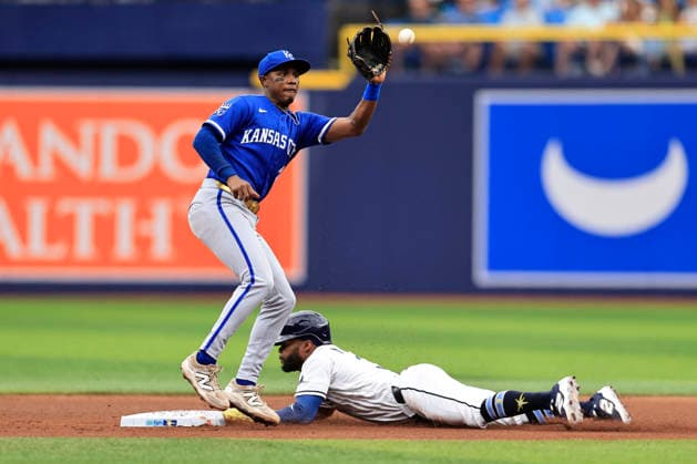 June 25, 2026, St. Petersburg, Florida, USA: Tampa Bay Rays center fielder Cedric Mullins (31) steals second base before Kansas City Royals second baseman Tyler Tolbert (2) can tag him during an MLB, Baseball Herren, USA game on June 25, 2026 at Tropicana Field. The Rays beat the Royals 13-2. MLB 2026: Tampa Bay Rays 13 : 2 Kansas City Royals  - ZUMAh180 20260625_zsp_h180_062 Copyright: xKimxHukarix