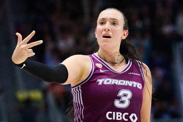 June 25, 2026, Toronto, On, Canada: Toronto Tempo s Marina Mabrey (3) celebrates after scoring against the Los Angeles Sparks during first half WNBA, Basketball Damen, USA basketball action in Toronto, on Thursday, June 25, 2026. Canada News - June 25, 2026  - ZUMAc35_ 20260625_zaf_c35_117 Copyright: xSammyxKoganx