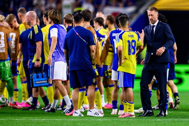 260625 Yasin Ayari and Head coach Graham Potter of Sweden after the FIFA World Cup, WM, Weltmeisterschaft, Fussball 2026 football match between Japan and Sweden on June 25, 2026 in Dallas. Photo: Petter Arvidson BILDBYRAN kod PA PA1259 bbeng fotboll football soccer fotball vm fotbolls-vm fotball-vm fotbolls-vm 2026 fifa world cup 2026 sverige sweden sverige a japan *** June 25, 2026: Yasin Ayari and Sweden’s head coach Graham Potter after the 2026 FIFA World Cup soccer match between Japan and Sweden on June 25, 2026 in Dallas. Photo by Petter Arvidson, BILDBYRAN. Code: PA PA1259 bbeng soccer football soccer World Cup soccer World Cup 2026 FIFA World Cup 2026 Sweden Sweden A Japan  Copyright: PETTERxARVIDSON BB260625PA221