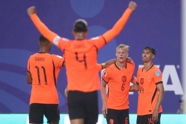 Players from the Netherlands celebrate a goal by Jan-Paul Van Hecke (2-R) during a Group F match of the 2026 FIFA World Cup, WM, Weltmeisterschaft, Fussball between Tunisia and the Netherlands at Arrowhead Stadium in Kansas, United States, 25 June 2026. FIFA World Cup 2026 - Group F Tunisia vs. Netherlands !ACHTUNG: NUR REDAKTIONELLE NUTZUNG!  Copyright: xJuanxIgnacioxRoncoronix GR5239 20260626-55020712787_1
