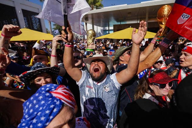 FIFA World Cup, WM, Weltmeisterschaft, Fussball 2026 - Group D - Turkey vs USA USA fans cheer ahead of the FIFA World Cup 2026 group stage match Turkey against USA, in Los Angeles, USA, 25 June 2026. LOS ANGELES United States  Copyright: xCHRISTOPHERxTORRESx