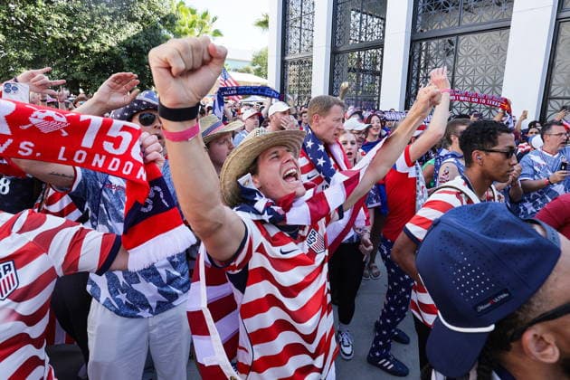 FIFA World Cup, WM, Weltmeisterschaft, Fussball 2026 - Group D - Turkey vs USA USA fans cheer ahead of the FIFA World Cup 2026 group stage match Turkey against USA, in Los Angeles, USA, 25 June 2026. LOS ANGELES United States  Copyright: xCHRISTOPHERxTORRESx