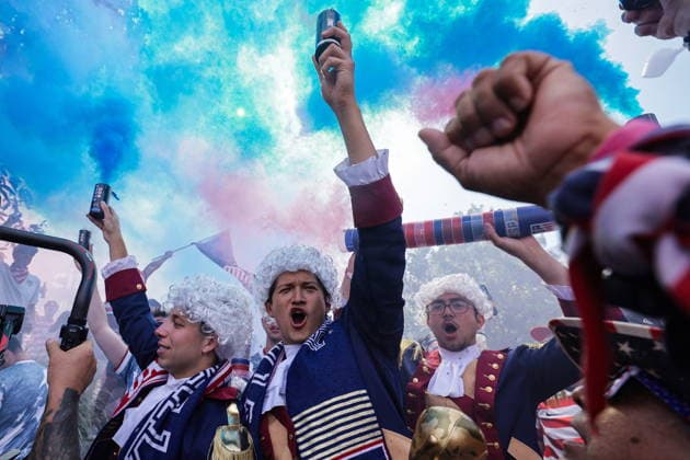 FIFA World Cup, WM, Weltmeisterschaft, Fussball 2026 - Group D - Turkey vs USA USA fans cheer ahead of the FIFA World Cup 2026 group stage match Turkey against USA, in Los Angeles, USA, 25 June 2026. LOS ANGELES United States  Copyright: xCHRISTOPHERxTORRESx