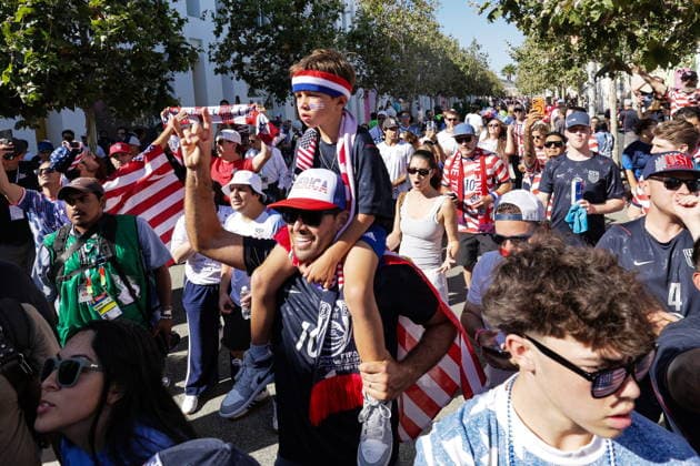 FIFA World Cup, WM, Weltmeisterschaft, Fussball 2026 - Group D - Turkey vs USA USA fans cheer ahead of the FIFA World Cup 2026 group stage match Turkey against USA, in Los Angeles, USA, 25 June 2026. LOS ANGELES United States  Copyright: xCHRISTOPHERxTORRESx