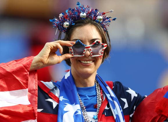 A fan of the USA poses for a photo before the start of a FIFA World Cup, WM, Weltmeisterschaft, Fussball match against Turkey at Los Angeles Stadium in Los Angeles, on Thursday, June 25, 2026.  LAP20260625805 CHRISTIANxBRUNSKILL