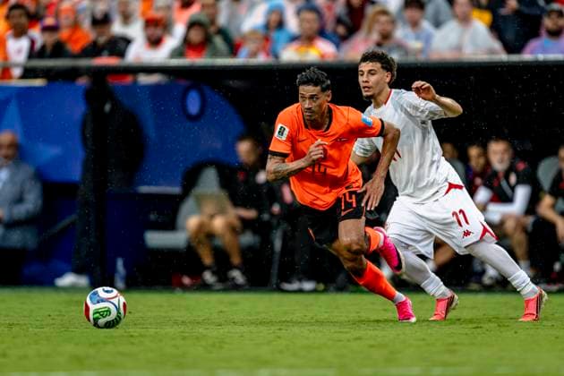 KANSAS CITY - (l-r) Tijjani Reijnders of the Netherlands and Ismael Gharbi of Tunisia during the 2026 World Cup at Arrowhead Stadium on June 25, 2026 in Kansas City United States. (Photo by Stefan Koops EYE4IMAGES DeFodi Images) - *** KANSAS CITY l Tijjani Reijnders of the Netherlands and Ismael Gharbi of Tunisia during the 2026 World Cup at Arrowhead Stadium on June 25, 2026, in Kansas City, United States. Photo by Stefan Koops, EYE4IMAGES, DeFodi Images