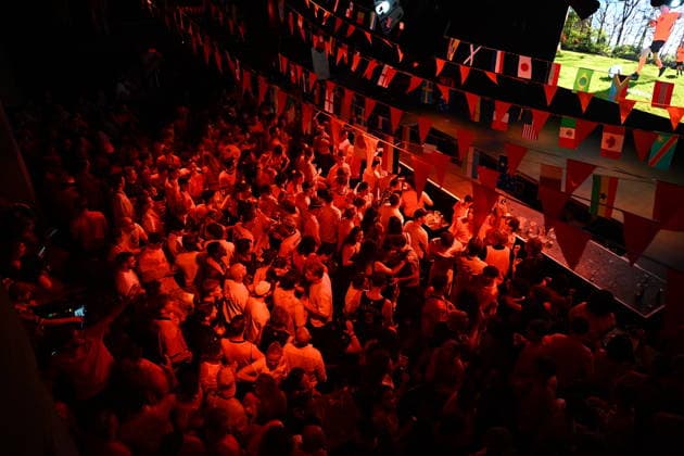 Dutch supporters gather in Rotterdam for Netherlands-Tunisia World Cup match ROTTERDAM, NETHERLANDS - JUNE 26: Dutch football supporters dressed in orange gather across Rotterdam to watch the Netherlands face Tunisia in the FIFA World Cup, WM, Weltmeisterschaft, Fussball in Rotterdam, Netherlands on June 26, 2026. Fans filled public viewing areas, cafes and city squares, creating a vibrant atmosphere as they cheered on the national team, Nationalteam during the group-stage fixture. Mouneb Taim Anadolu Rotterdam Netherlands. Editorial use only. Please get in touch for any other usage.  Copyright: x2026xAnadoluxMounebxTaimx