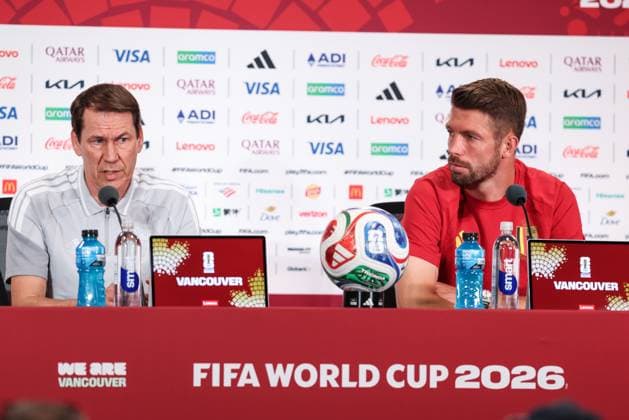 Belgium s head coach Rudi Garcia and Belgium s Brandon Mechele pictured during a press conference, PK, Pressekonferenz of Belgian national soccer team Red Devils in Vancouver, Canada, on Thursday 25 June 2026. The Rode Duivels-Diables Rouges have two draw games so far and a third game to play on the 27th of June. BRUNOxFAHY  x179294201x