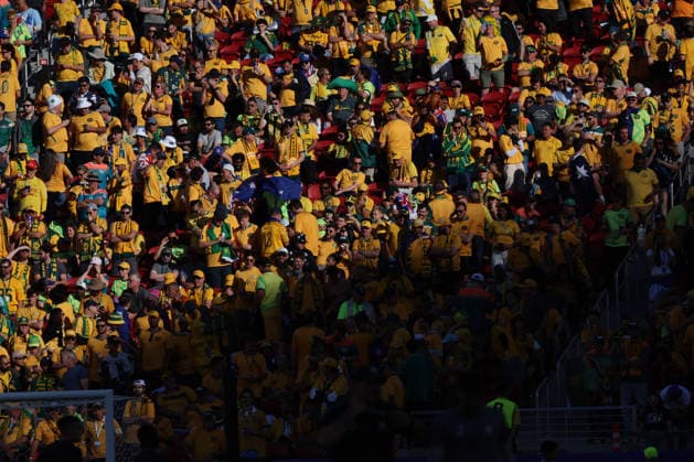 Australian fans cheer at the FIFA World Cup, WM, Weltmeisterschaft, Fussball 2026 Group D match between Paraguay and Australia at Levi s stadium in Santa Clara, California, United States, 25 June 2025. FIFA World Cup 2026 - Group D - Paraguay vs. Australia !ACHTUNG: NUR REDAKTIONELLE NUTZUNG!  Copyright: xMiguelxgutierrezx GR5349 20260626-55020713139_1