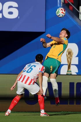 Alexandro Maidana (L) of Paraguay vies for the ball with Jordan Bos (R) of Australia during the FIFA World Cup, WM, Weltmeisterschaft, Fussball 2026 Group D match between Paraguay and Australia at Levi s stadium in Santa Clara, California, United States, 25 June 2025. FIFA World Cup 2026 - Group D - Paraguay vs. Australia !ACHTUNG: NUR REDAKTIONELLE NUTZUNG!  Copyright: xMiguelxgutierrezx GR5356 20260626-55020713176_1