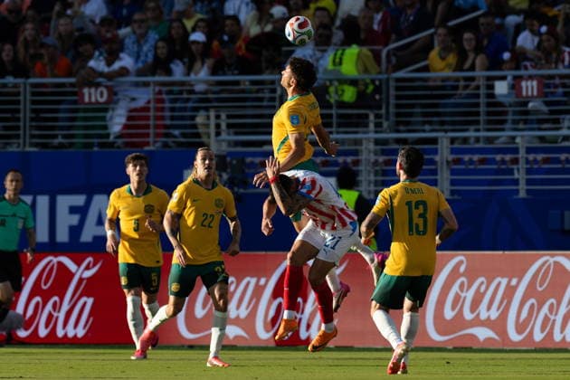 FIFA World Cup, WM, Weltmeisterschaft, Fussball 2026 - Group D - Paraguay vs Australia Australia s Alessandro Circati heads the ball during the FIFA World Cup 2026 group stage match Paraguay against Australia, in Santa Clara, Califronia, USA, 25 June 2026. SANTA CLARA United States  Copyright: xBENJAMINxFANJOYx
