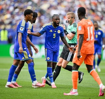 June 25, 2026, Philadelphia, Pennsylvania, United States: Curacao player, SHEREL FLORANUS (5) complaining to the referee during the Group E World Cup match at Philadelphia Stadium World Cup 2026: Group E: Ivory Coast 2:0 Curacao  - ZUMArf1_ 20260625_spo_rf1_313 Copyright: xRickyxFitchettx