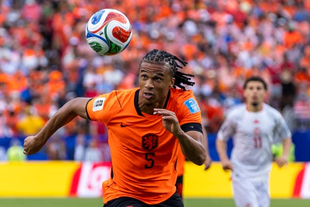 KANSAS CITY, MO - JUNE 25: Nathan AkÃ 5 of the Netherlands chases down a loose ball during the FIFA World Cup, WM, Weltmeisterschaft, Fussball 2026 Group F match between Tunisia and the Netherlands on June 25, 2026 at the Kansas City Stadium in Kansas City, MO. (Photo by Nick Tre. Smith Icon Sportswire) SOCCER: JUN 25 FIFA World Cup 26 Group F - Tunisia vs Netherlands EDITORIAL USE ONLY Icon2606253163