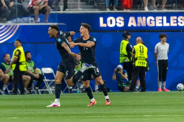 June 25, 2026, Los Angeles, California, USA: United States Auston Trusty (6) celebrates after scoring against the Turkey during the FIFA World Cup, WM, Weltmeisterschaft, Fussball Group D soccer match at SoFi Stadium in Inglewood, Calif., Thursday, June 25, 2026. World Cup 2026: United States Vs Turkey  - ZUMAc68_ 20260625_zaf_c68_016 Copyright: xRingoxChiux