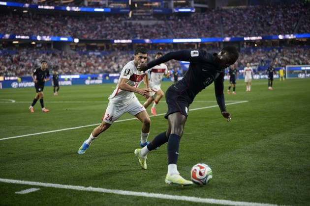 Turkiye v USA - FIFA World Cup, WM, Weltmeisterschaft, Fussball 2026 - Group D LOS ANGELES, CALIFORNIA - JUNE 25: Tim Weah of USA in action against Oguz Aydin during the 2026 FIFA World Cup First Stage Group D match between Turkiye and USA at the Los Angeles Stadium (SoFi Stadium) in Inglewood, California, United States on June 25, 2026. Tayfun Coskun Anadolu California United States. Editorial use only. Please get in touch for any other usage.  Copyright: x2026xAnadoluxTayfunxCoskunx