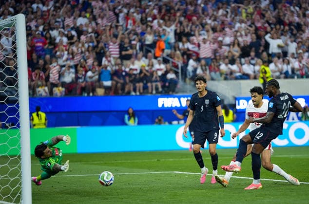 Turkiye v USA - FIFA World Cup, WM, Weltmeisterschaft, Fussball 2026 - Group D LOS ANGELES, CALIFORNIA - JUNE 25: Mark McKenzie (22) of USA during the 2026 FIFA World Cup First Stage Group D match between Turkiye and USA at the Los Angeles Stadium (SoFi Stadium) in Inglewood, California, United States on June 25, 2026. Tayfun Coskun Anadolu California United States. Editorial use only. Please get in touch for any other usage.  Copyright: x2026xAnadoluxTayfunxCoskunx