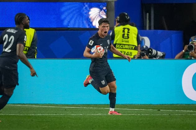 USA: Fußball FIFA World Cup, WM, Weltmeisterschaft, Fussball 2026 Gruppenphase Gruppe A Türkei vs USA SoFi Stadium (Inglewood, Los Angeles County, Kalifornien): Tor und Torjubel zum 2:2 Ausgleich durch Sebastian Berhalter (USA, 14) Freude, Emotionen, Jubel *** USA Soccer 2026 FIFA World Cup Group Stage Group A Turkey vs. USA SoFi Stadium, Inglewood, Los Angeles County, California Goal and goal celebration following the 2–2 equalizer by Sebastian Berhalter (USA), 14 Joy, emotion, celebration Copyright: xJOERANxSTEINSIEKx